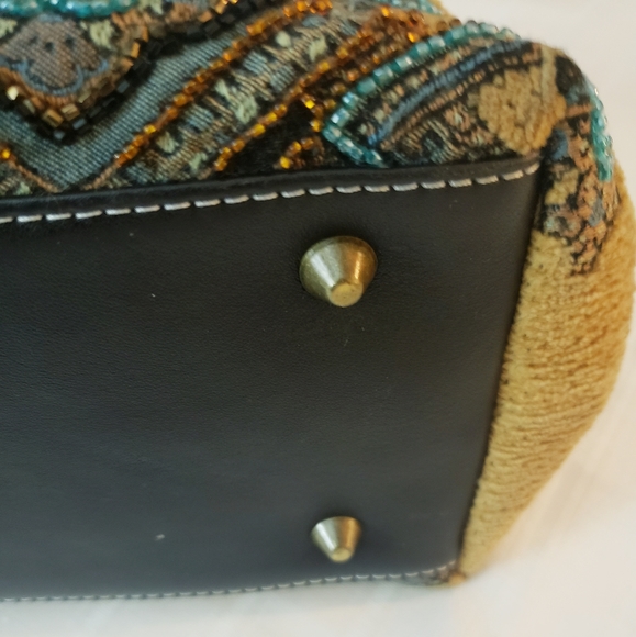 Isabella Fiore Beaded carpet and leather Satchel - Picture 4 of 10